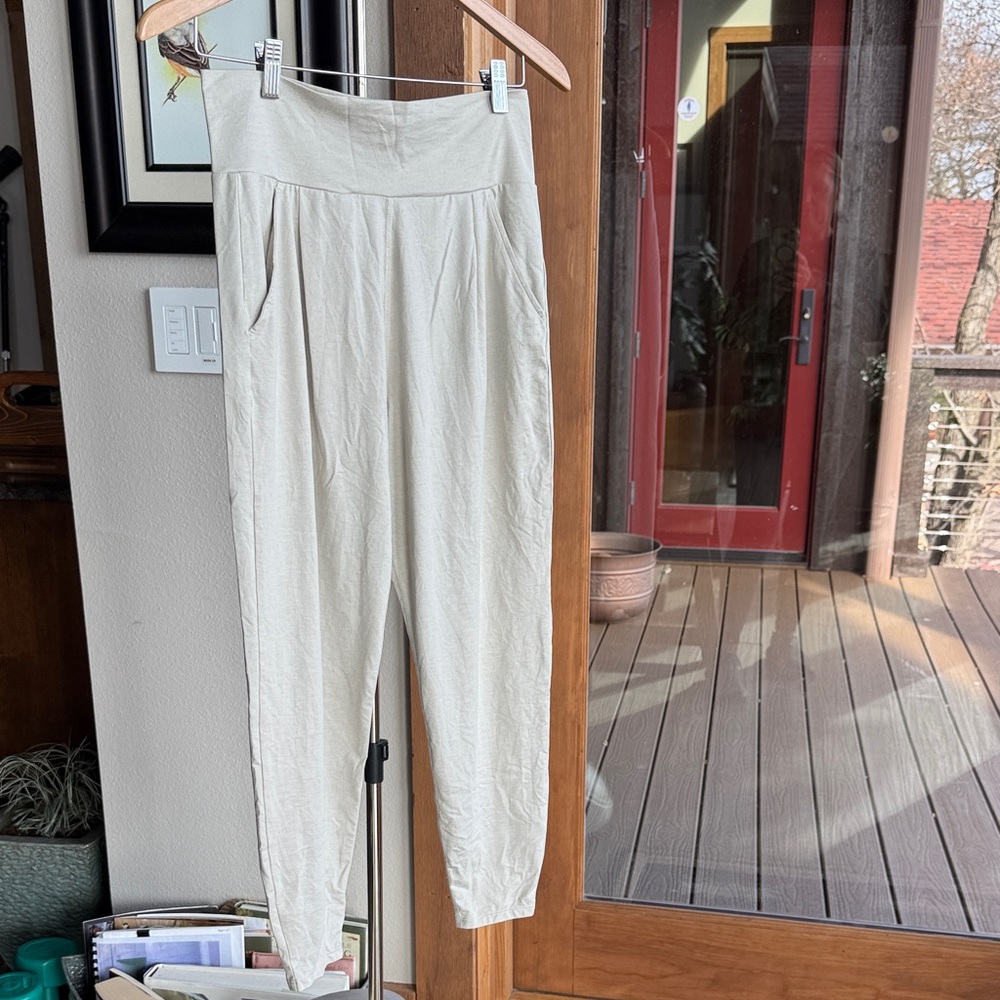 Vuori Light Tan Soft Lounge Pants (Sz Med)
